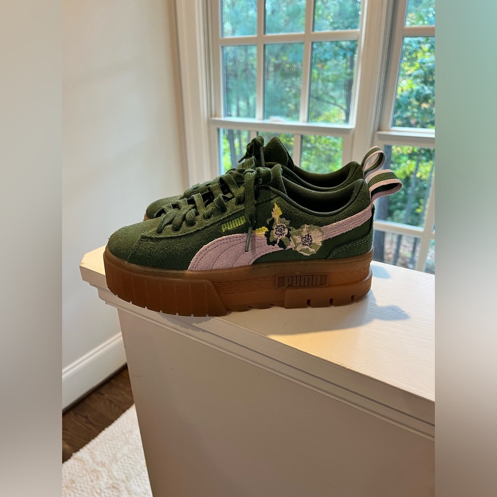 PUMA X LIBERTY WOMEN'S MAYZE- GREEN- SNEAKERS- SIZE 5.5